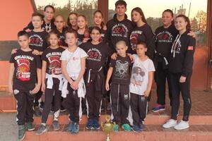 Omladincu 20 medalja u Mladenovcu