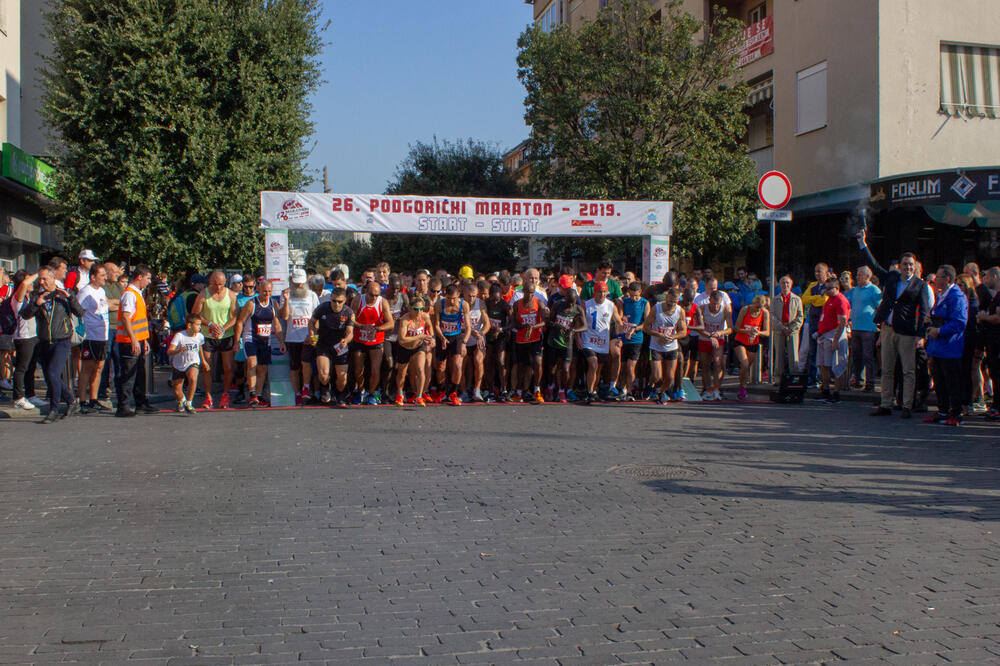 Sa starta Podgoričkog maratona, Foto: Mina