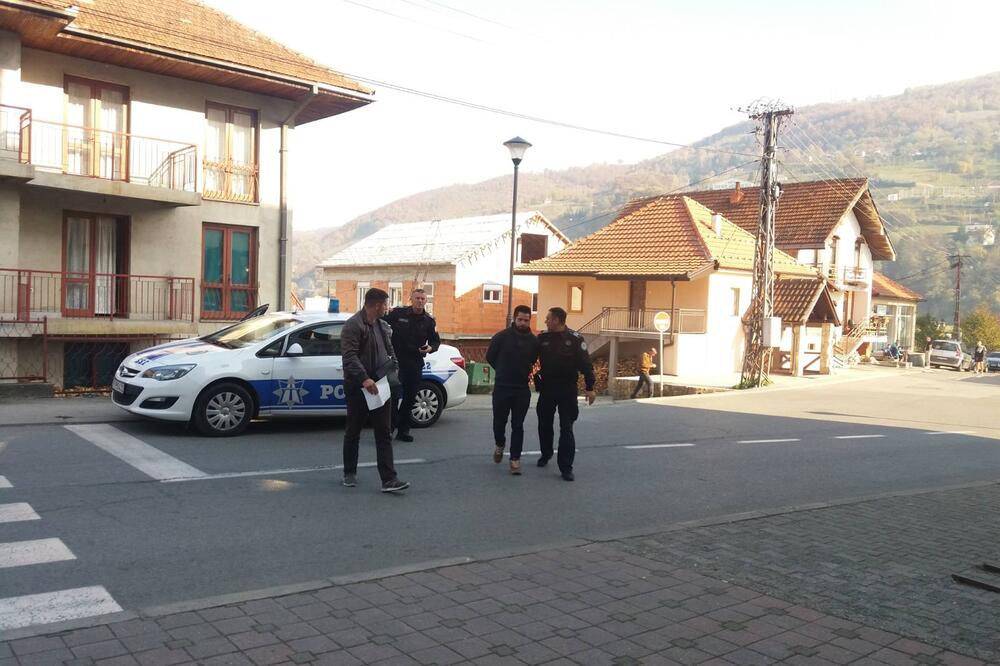 Privođenje jednog od osumnjičenih Damira Selimovića, Foto: Jadranka Ćetković