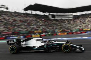 Hamilton pokorio Meksiko, do titule još četiri boda