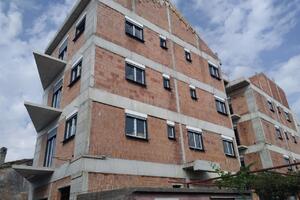 Podgorica: Tvrdi da je zbog nelegalne gradnje ostao bez vidika