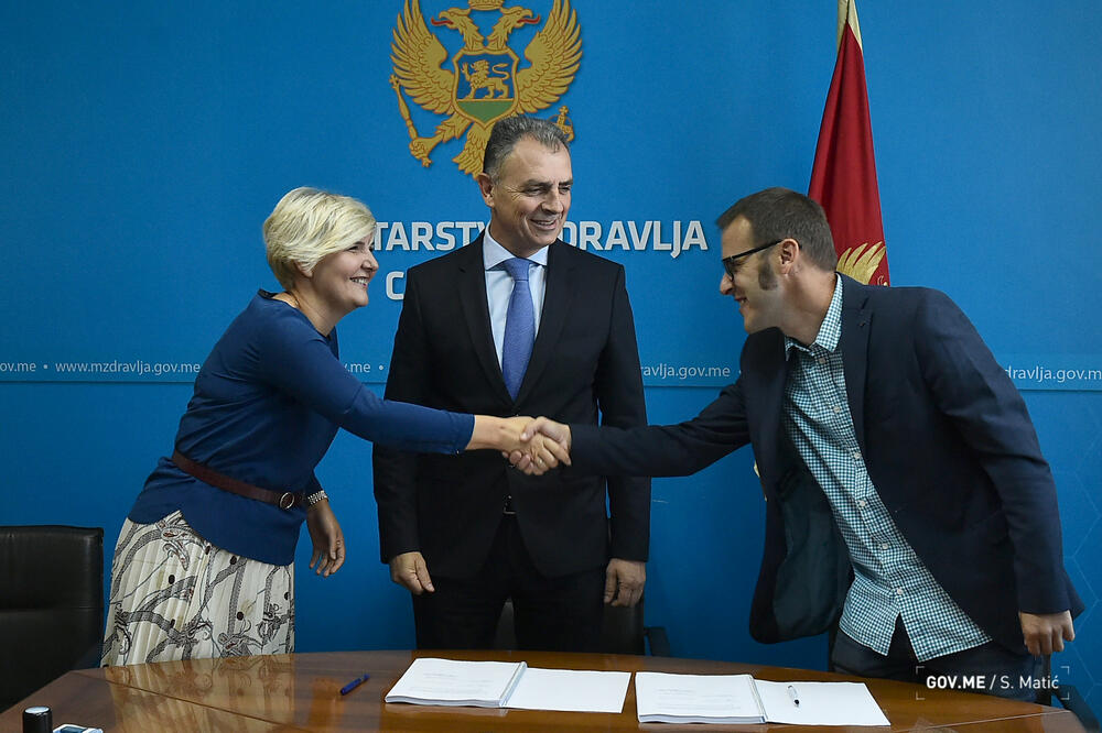 Sa potpisivanja ugovora, Foto: Saša Matić/Vlada Crne Gore
