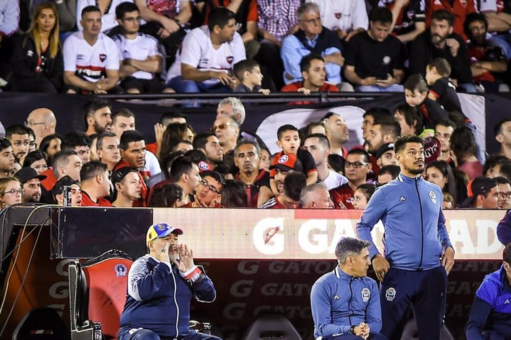 Maradona na prestolu