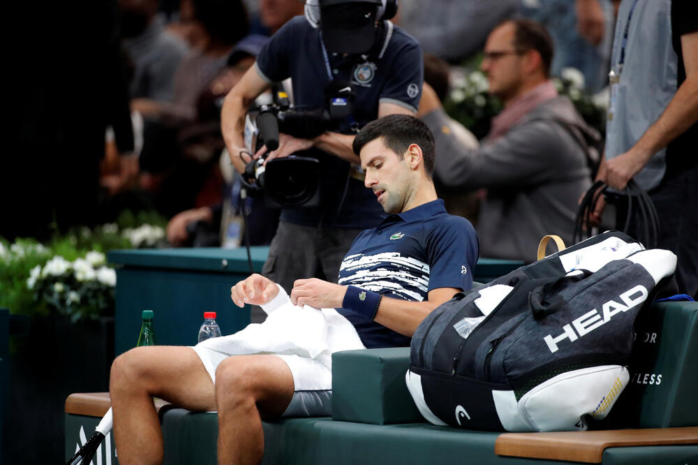 Nije mu se baš igralo: Đoković tokom meča sa Muteom, Foto: CHARLES PLATIAU