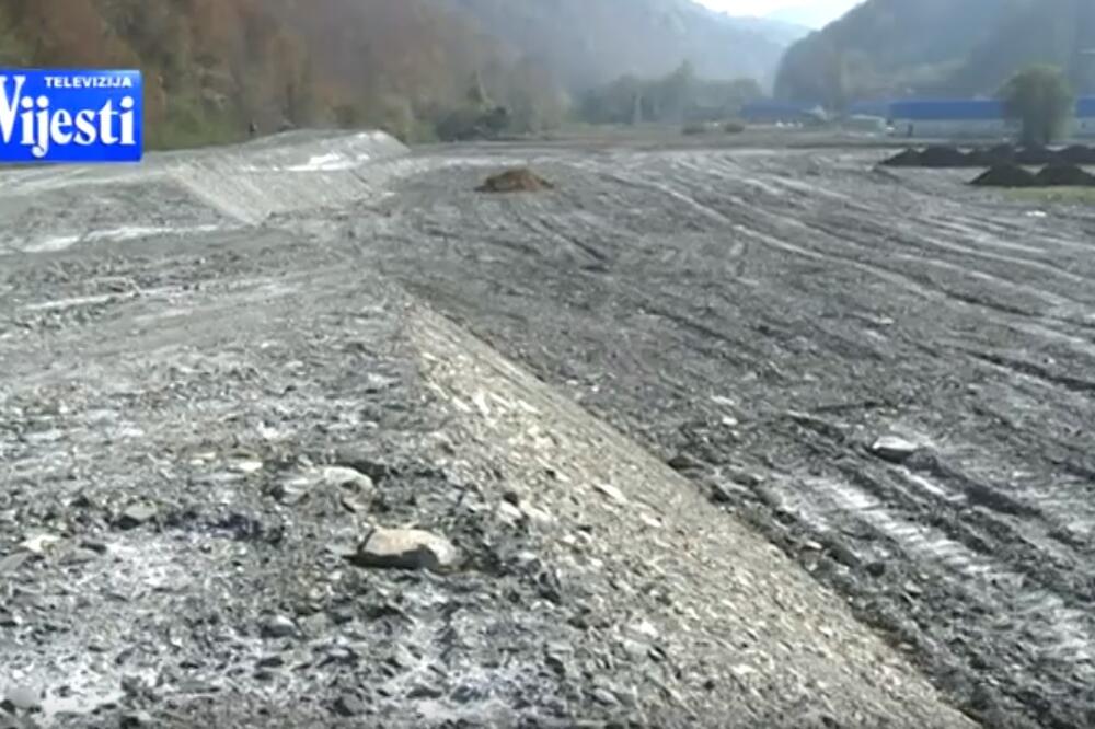 Otpadni materijal umjesto obradivog zemljišta, Foto: Screenshot/TVVijesti