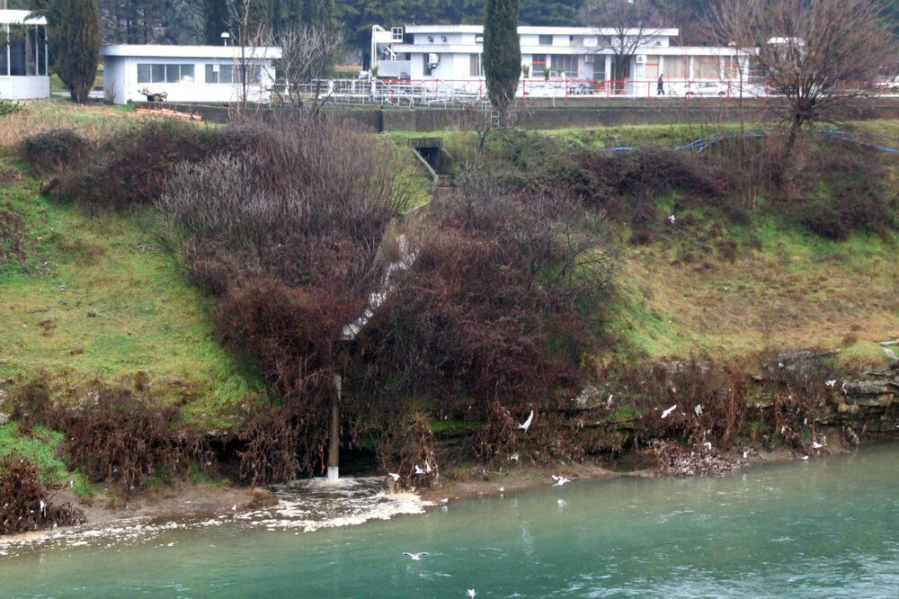 Sadašnje postrojenje nalazi se u centru grada: Otpadne vode se izlivaju u Moraču, Foto: Vesko Belojević