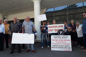 Bivši radnici “Vektra Boke” dolaze na protest ispred hotela "Plaža"