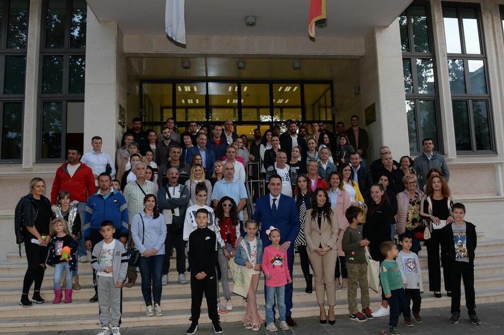Vuković sa građanima, Foto: Podgorica.me