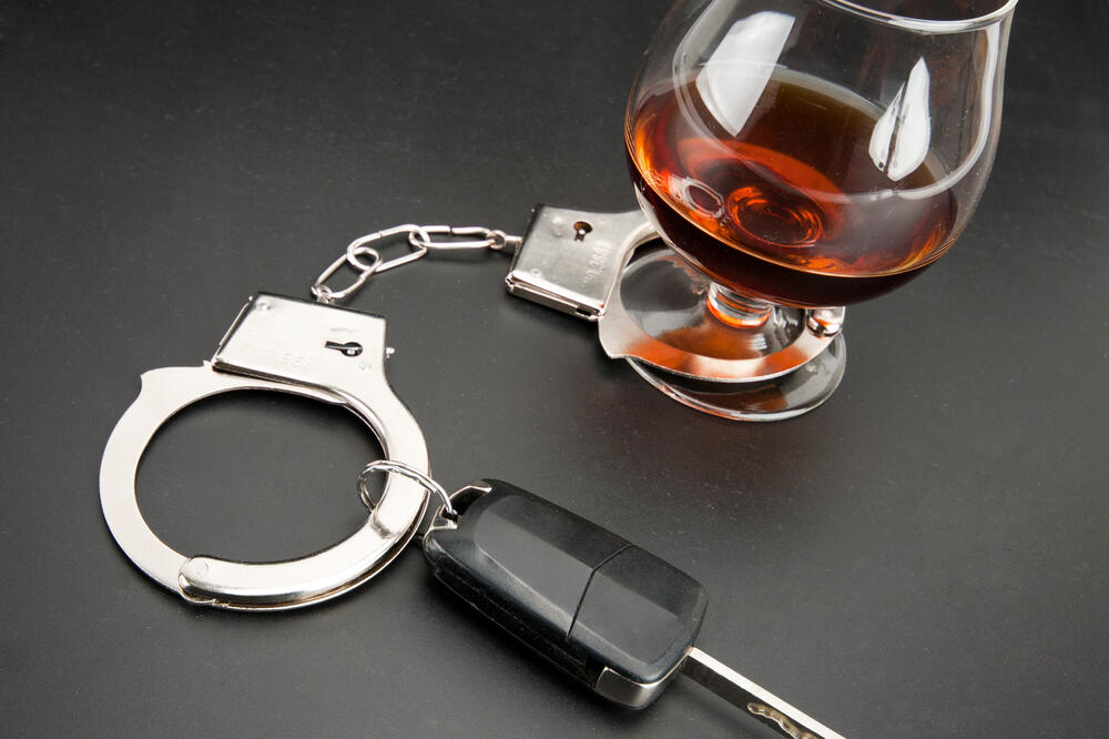 Vožnja i alkohol ne idu zajedno (ilustracija), Foto: Shutterstock