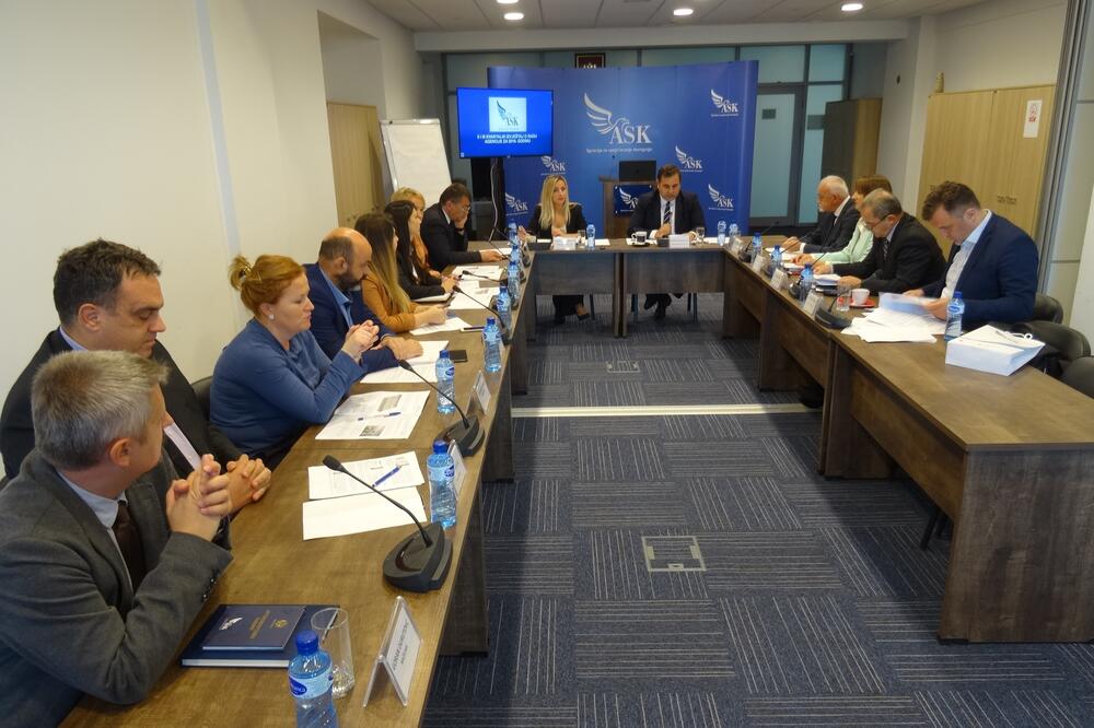 Sa jučerašnje sjednice Savjeta Agencije, Foto: Antikorupcija.me