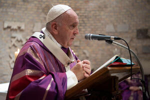 FOTO Papa Franjo prvi put u katakombi: U mnogim zemljama je...