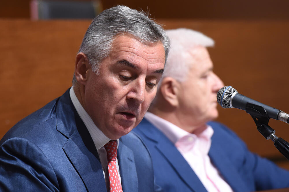 Đukanović i Marković na sjednici GO DPS-a, Foto: Savo Prelević