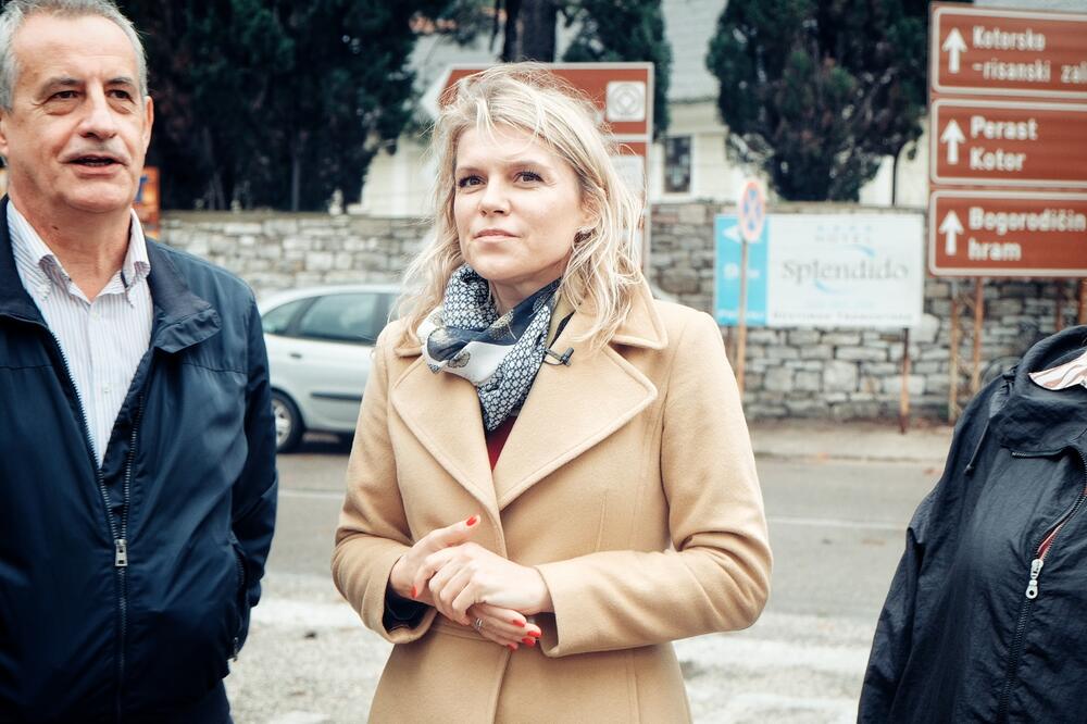 Vuksanović Stanković u posjeti Opštini Tivat, Foto: SDP