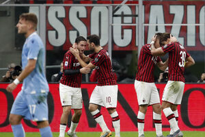 Pola milijarde i najgori početak u posljednjih 78 godina: Milan na...