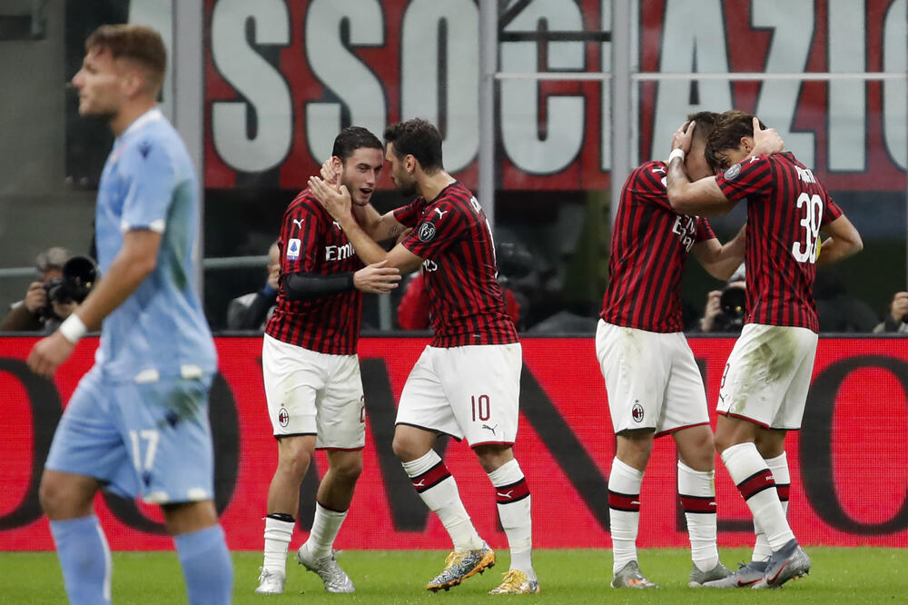 Fudbaleri Milana na meču sa Laciom, Foto: AP