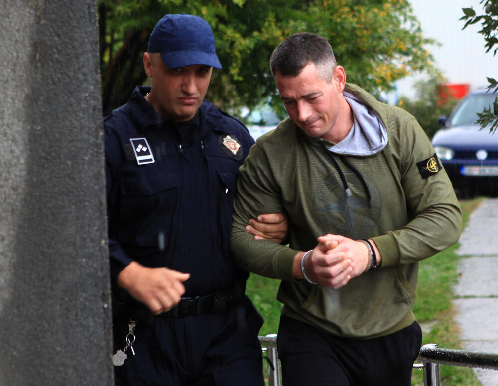 Optuženi stižu na suđenje