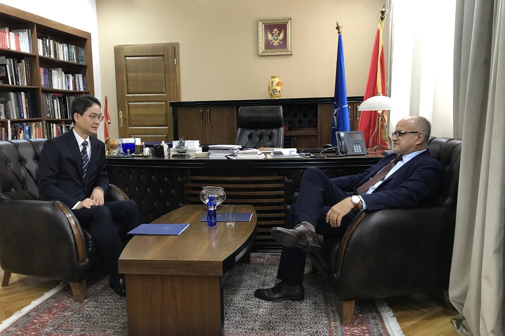 Darmanović sa ambasadorom Koreje, Foto: Ministarstvo vanjskih poslova