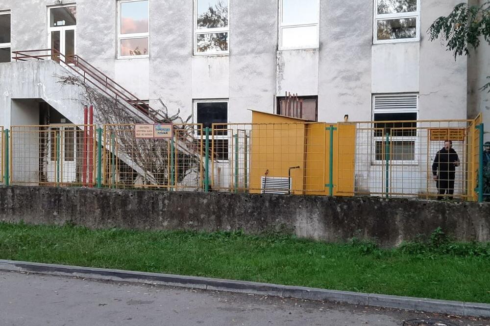 Gas curio iz kotlarnice koja zagrijava objekte Srednje mješovite škole "Mladost" i OŠ "Drago Milović, Foto: Siniša Luković