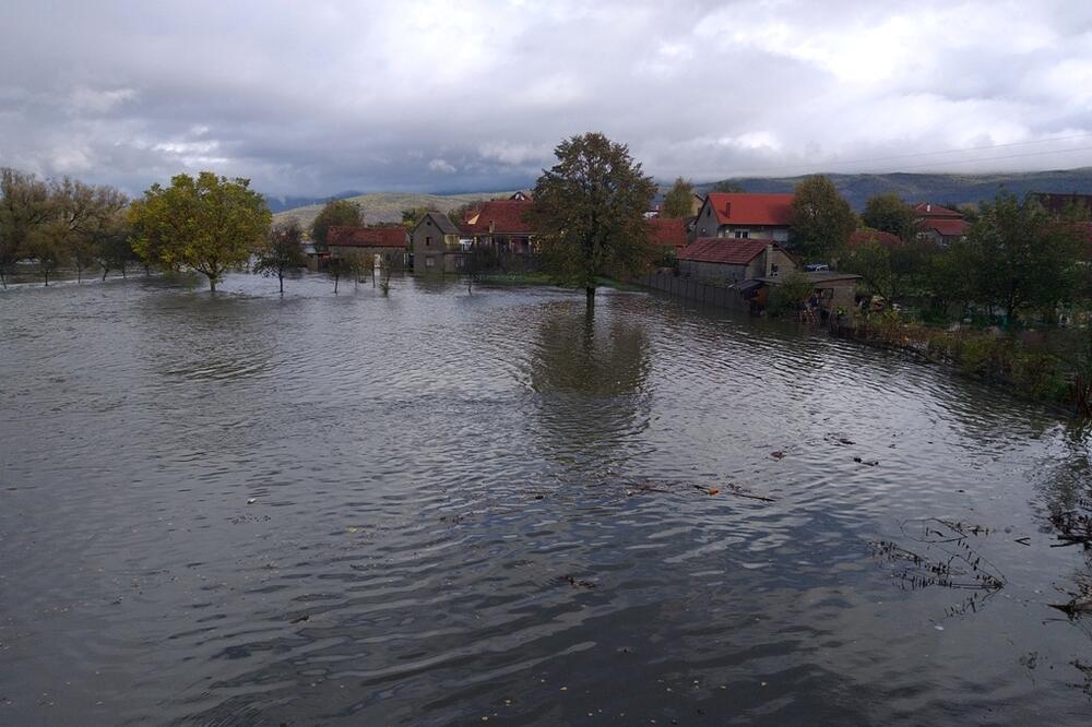Ugrožene kuće, poplavljena brojna imanja: Duklo, Foto: Svetlana Mandić