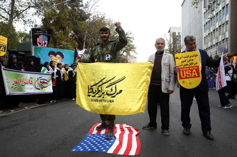 Protesti u blizini stare ambasade SAD u Teheranu, Foto: Reuters/Wana