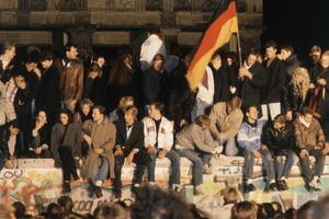 Pad Berlinskog zida: Kako je 1989. godina preoblikovala savremeni...
