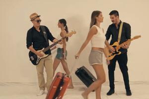 Watch the video: Cuba has a new single "Muro"