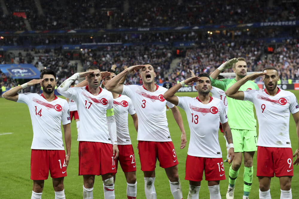 Fudbaleri Turske na meču sa Francuskom, Foto: AP