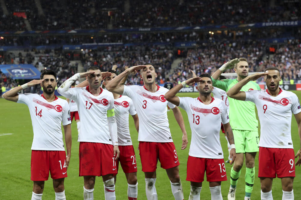Fudbaleri Turske na meču sa Francuskom, Foto: AP