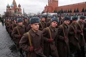 POGLEDAJTE Parada u Moskvi: Sjećanje na dan kad je Crvena armija...