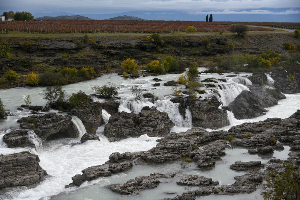 Fotoreporter "Vijesti" Boris Pejović danas je obišao obalu Cijevne i podgorička naselja koja su najviše pogođena obilnim padavinama. U galeriji pogledajte šta je zabilježio.