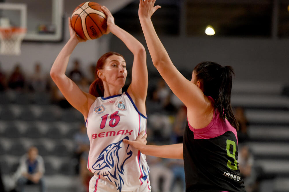 Nikolina Džebo, Foto: Savo Prelević