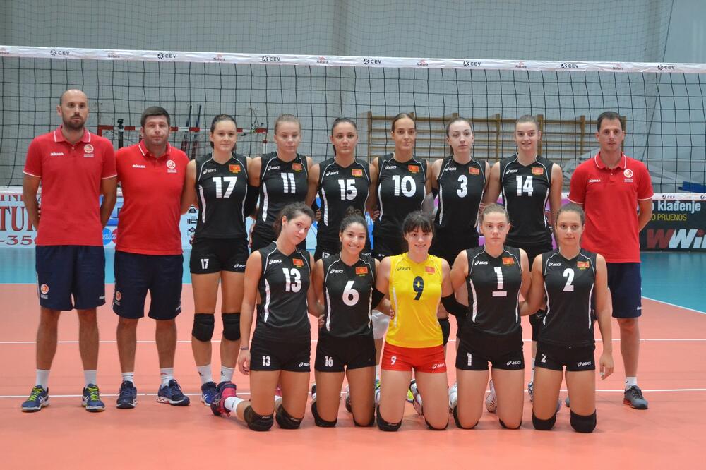 Ženska juniorska odbojkaška reprezentacija