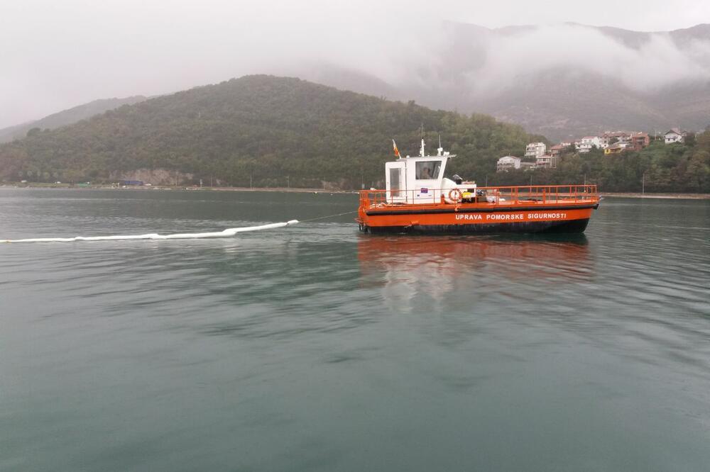 Uprava pomorske sigurnosti interveniše u zalivu, Foto: Siniša Luković