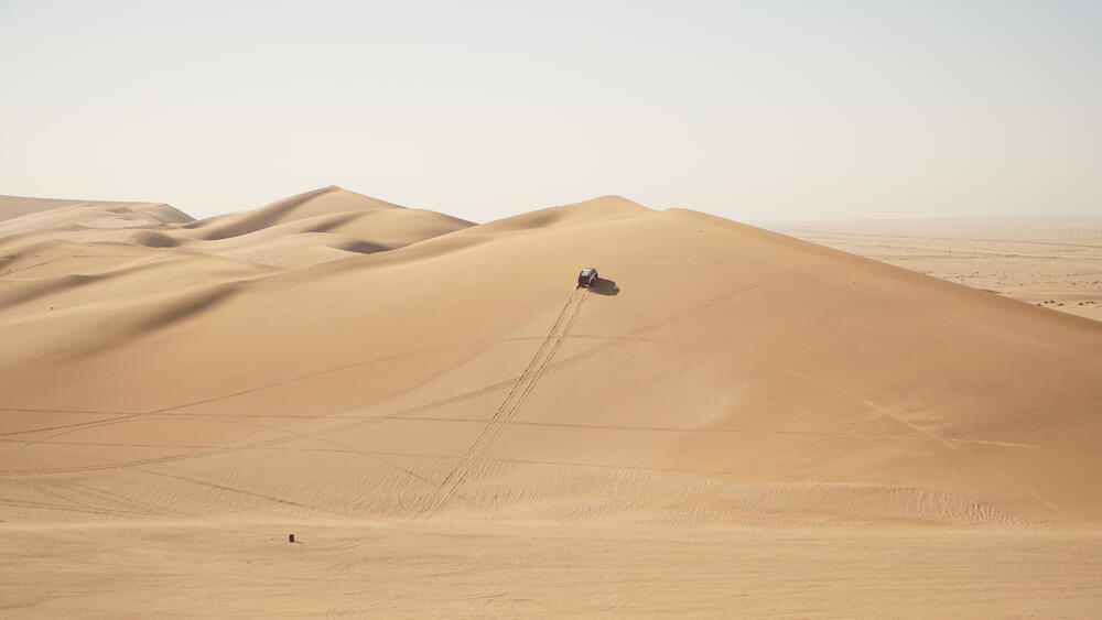 Dina "7" smatra se najvišom pješčanom dinom na svijetu, a izdiže se čak na 383 metara visine. Nazivaju je još i "Big Daddy", a visoka je oko 170 metara. Da biste došli do vrha te namibijske dine, potrebno vam je oko sat vremena. S druge strane, spustiti se možete za svega pet minuta.