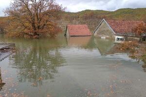 Broćanac danas: Porodice odsječene od svijeta, spasioci ih obilaze