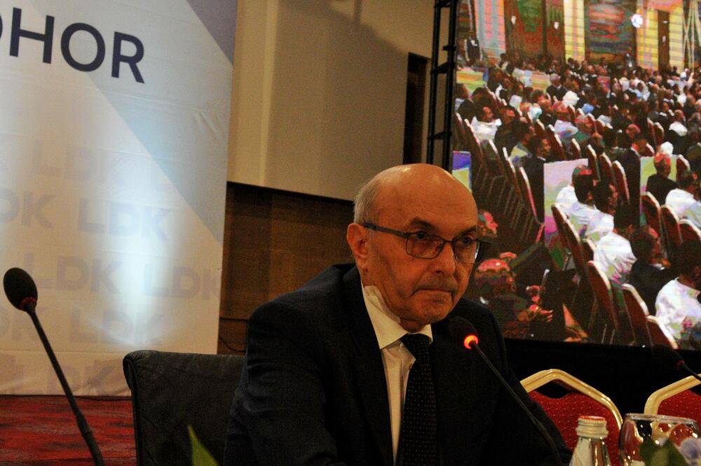 Mustafa, Foto: Betaphoto