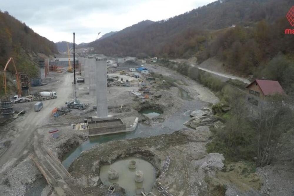 Devastirano korito rijeke Tare, Foto: MANS