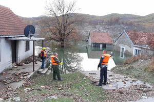Voda se povlači iz Broćanca, kuće u Srnom dolu više nisu pod vodom