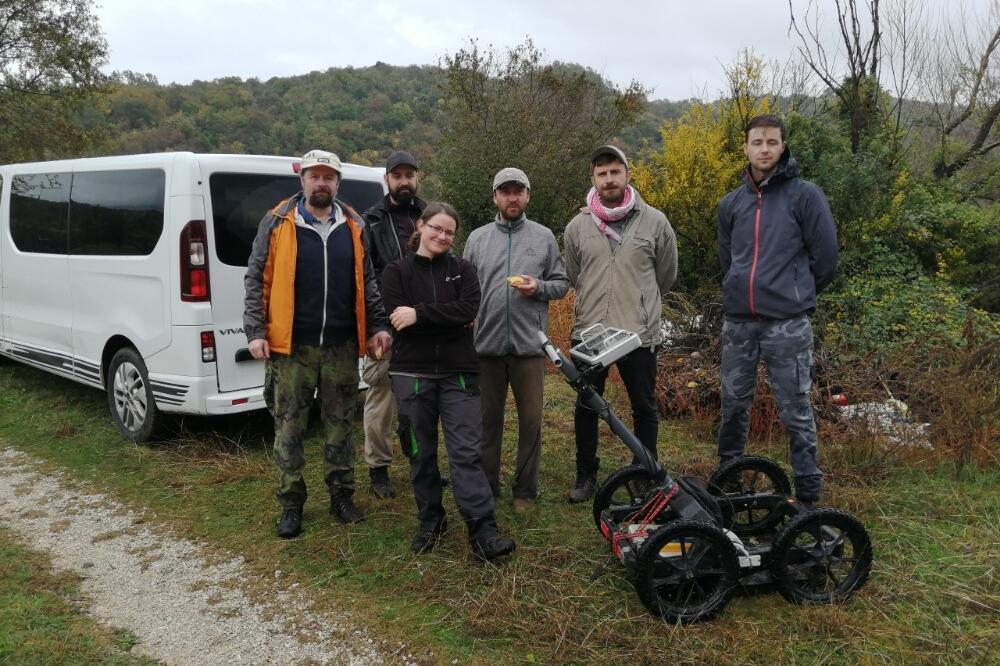 Tim arheologa na terenu, Foto: Privatna arhiva