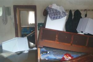 Ekipe u Broćancu: Nivo vode opada, ali još ima poplavljenih kuća