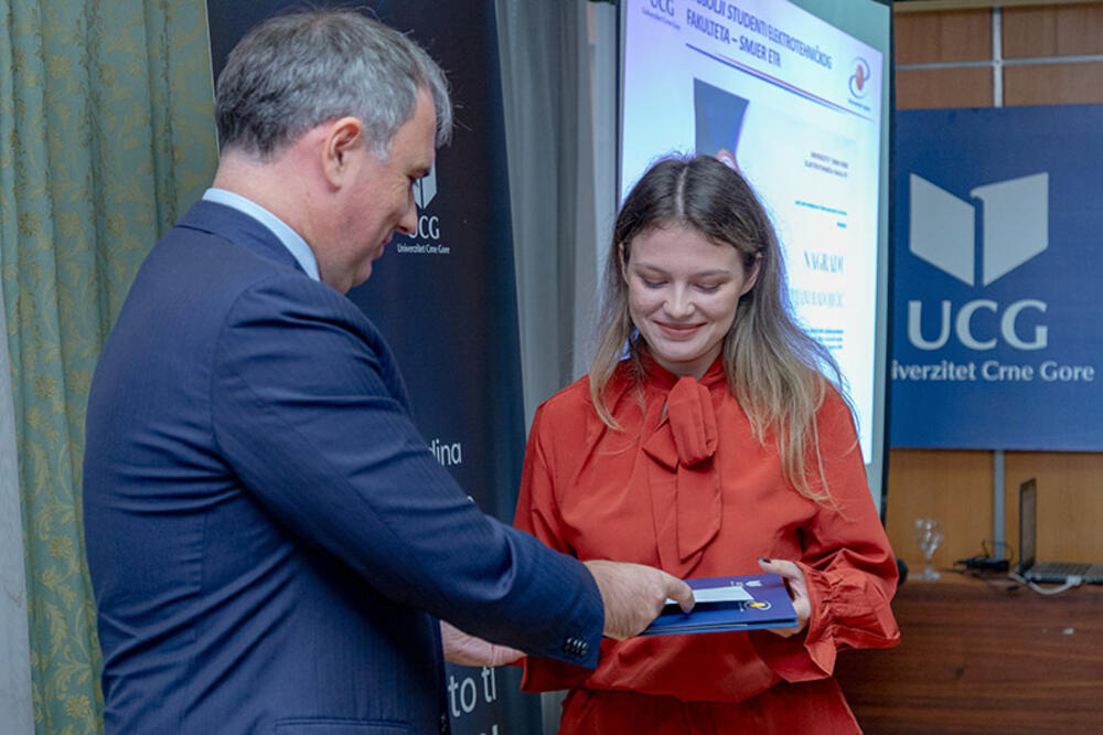 Tijana Radojičić na dodjeli stipendija, Foto: Nikolic B. Dragan