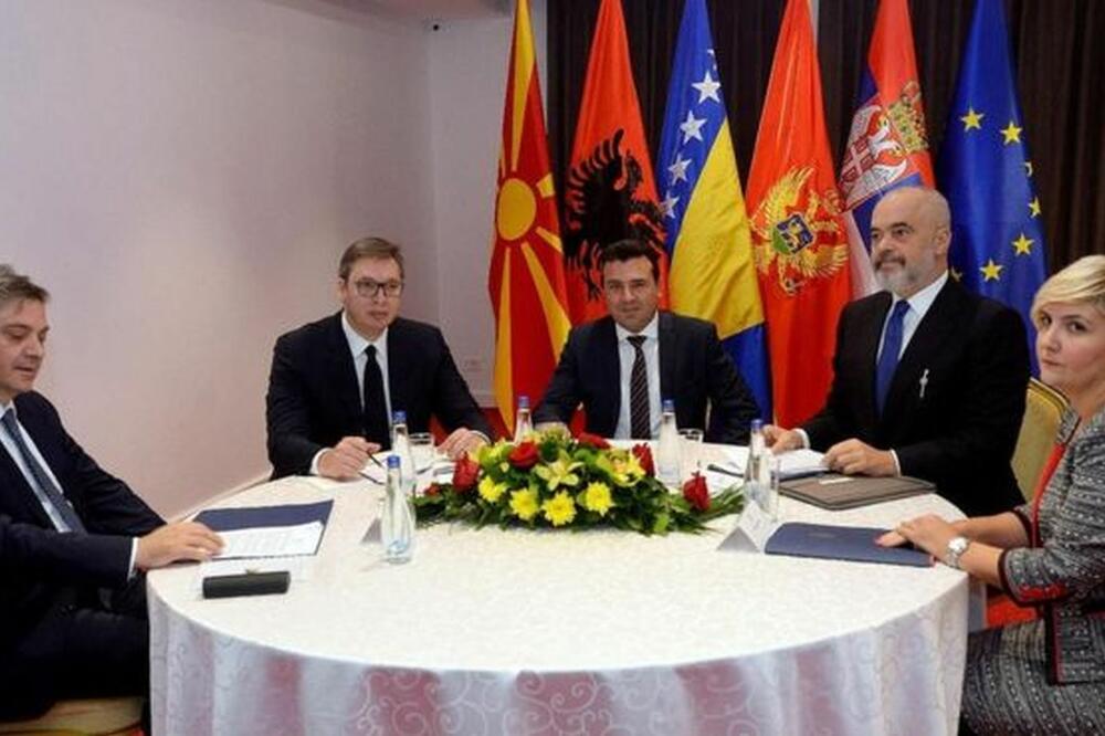 Denis Zvidić (BiH), Aleksandar Vučić (Srbija), Zoran Zaev (Severna Makedonija), Edi Rama (Albanija), Dragica Sekulić (Crna Gora) - učesnici Ohridskog samita, Foto: Fonet