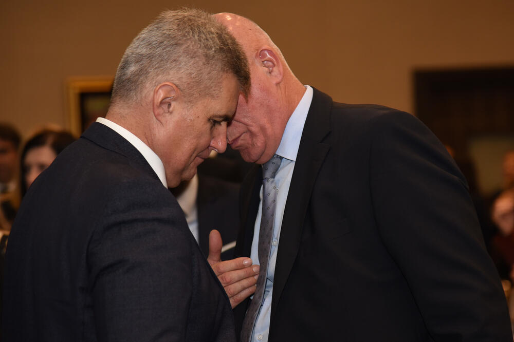 Brajović ćuti o tome da li je dao izjavu: Sa GST Milivojem Katnićem, Foto: Savo Prelević