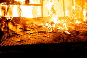 Požar u fabrici za reciklažu u Španiji: Građani da ostanu u...