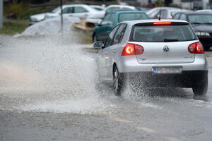 Promjenljivo oblačno, povremeno kiša