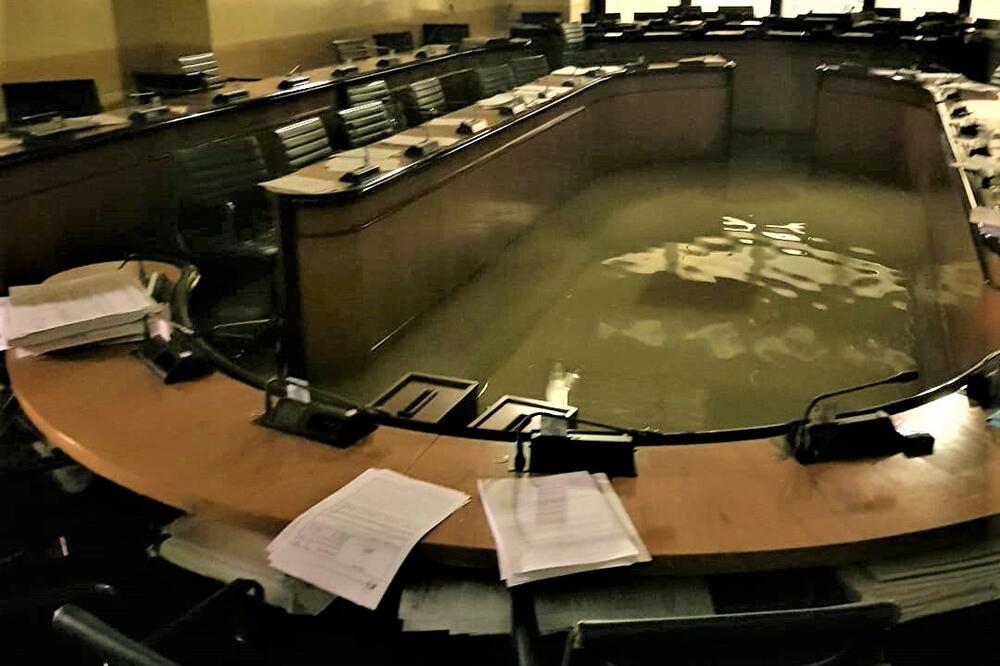 Poplavljena sala, Foto: Facebook.com/andreazanonix