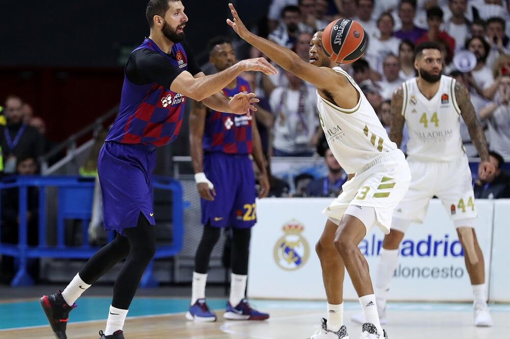 Nikola Mirotić i Entoni Rendolf na večerašnjoj utakmici, Foto: Euroleague
