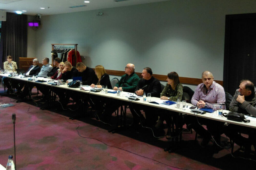 Sa sastanka, Foto: Uprava policije