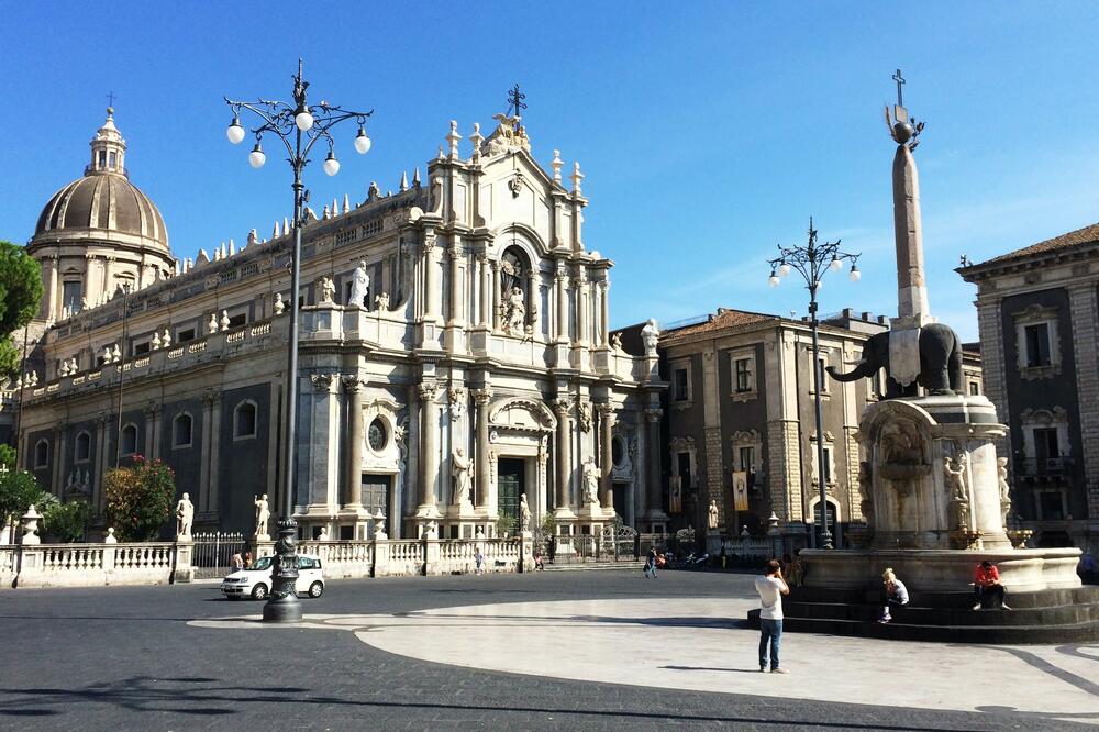 Pjaca Domo, Foto: Dragoslav Dedović