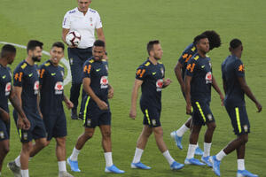 Desetka Brazila ne može da bude svako: Rivaldo kritikovao selektora